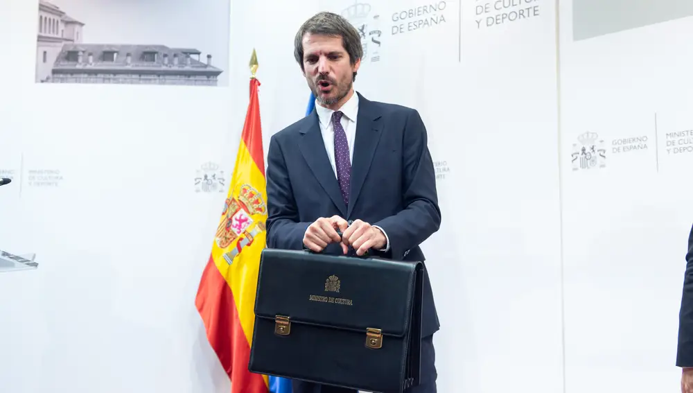 Miquel Iceta entrega la cartera de Cultura a Ernest Urtasun