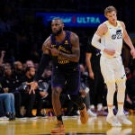 LeBron, después del triple con el que superó los 39.000 puntos