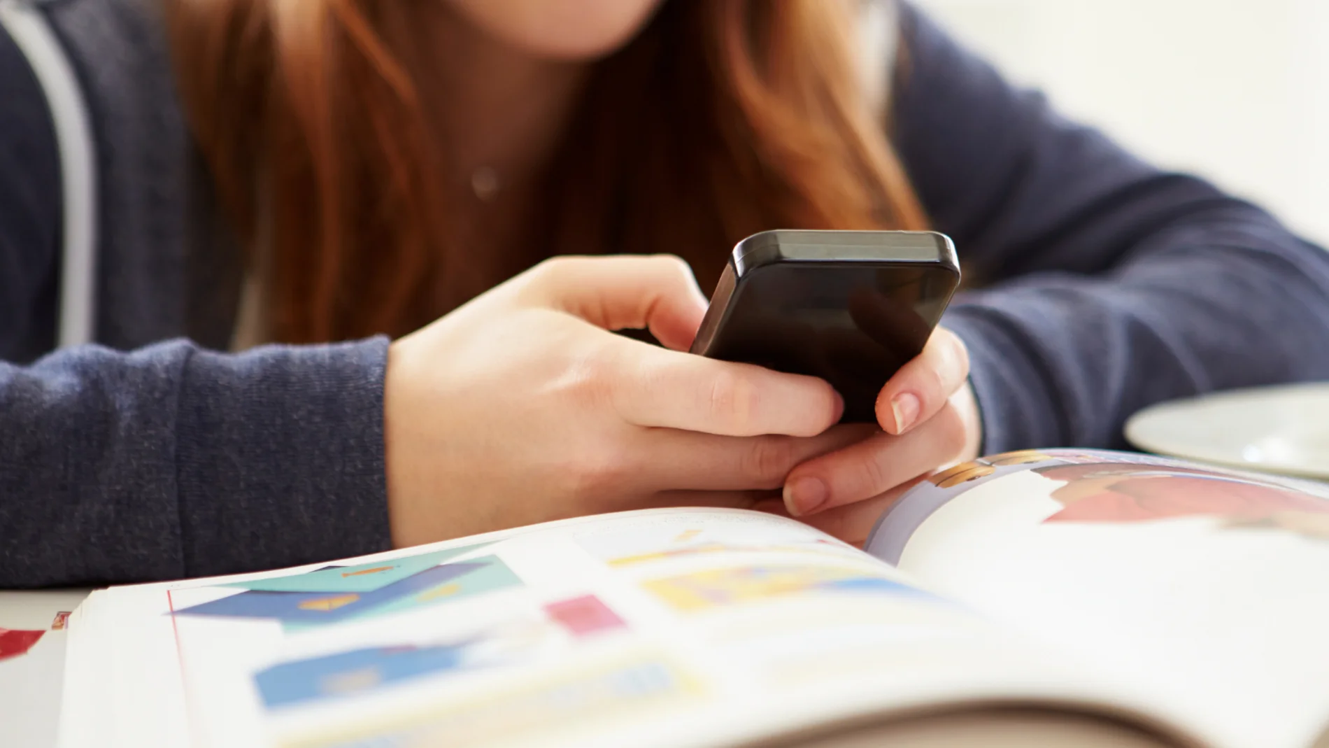 Investigan dos chats con contenido pornográfico dirigido a menores en San Sebastián