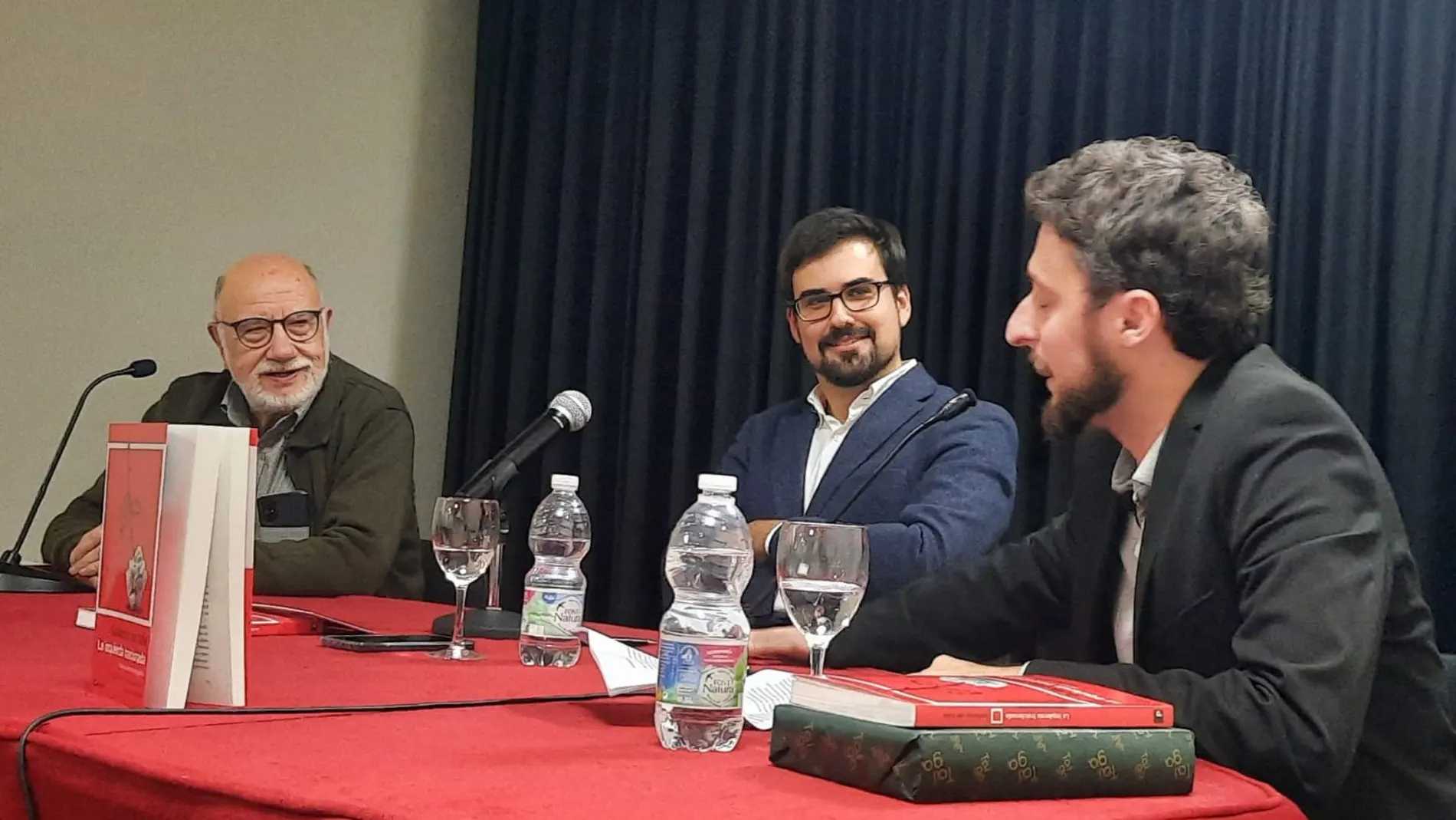 Del Valle: "Es una vergüenza que la amnistía se haya hecho en nombre del socialismo"