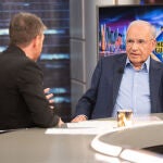 Alfonso Guerra sentado frente a Pablo Motos en 'El Hormiguero'