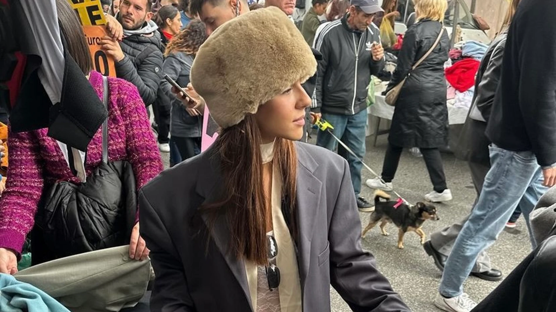 Este es el gorro con estilo ruso que vas a querer para el invierno.