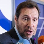 Óscar Puente preside la firma de la ampliación del Programa Horizonte de Ineco contra la violencia de género