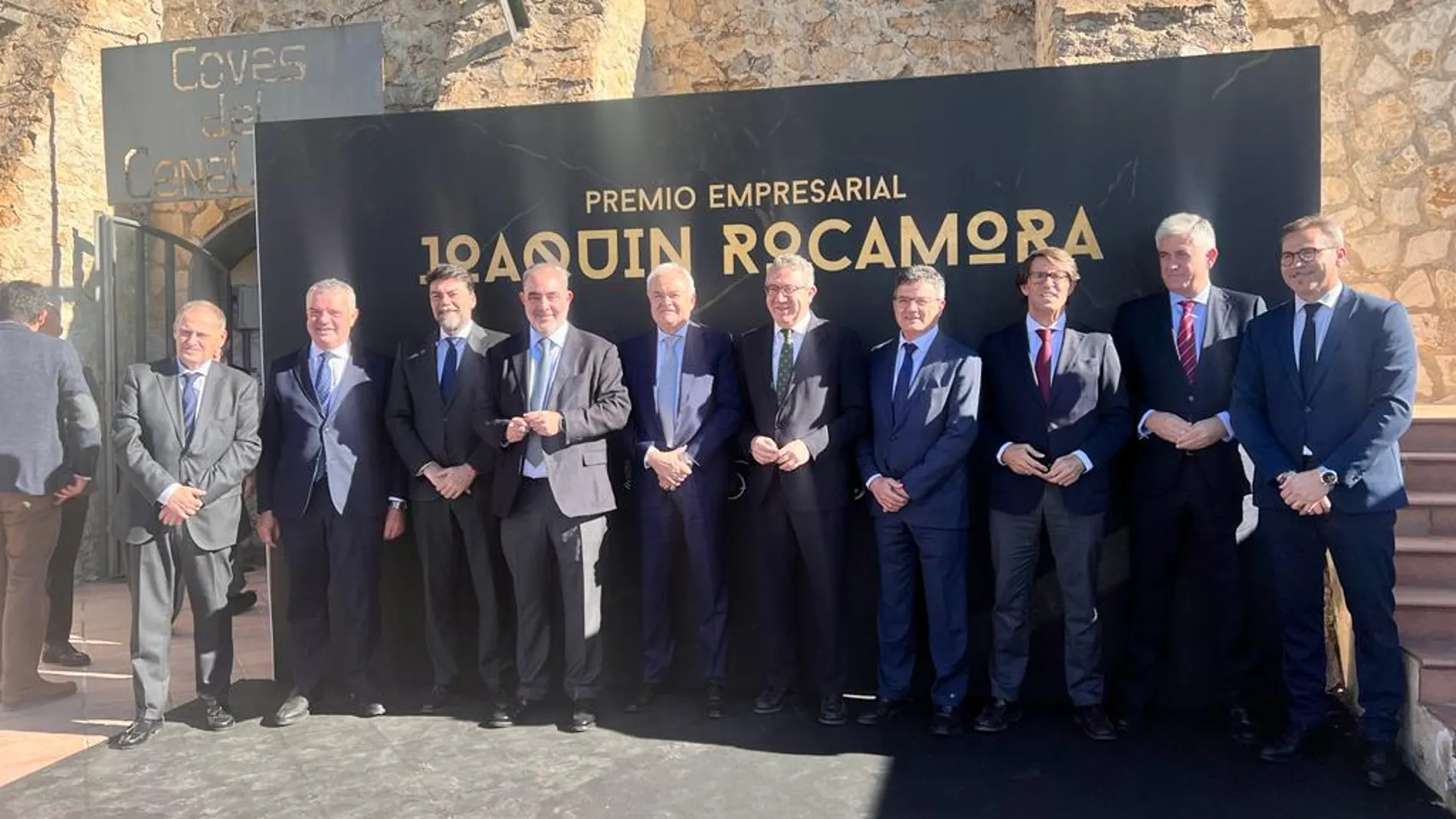 Jose Juan Fornés, director general de supermercados Más y más, ha recibido hoy en Alicante el I Premio Joaquín Rocamora