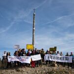 Concentración en Cruz de Ferro del Camino de Santiago para reivindicar la paralización de la obra y el distanciamiento de la carretera
