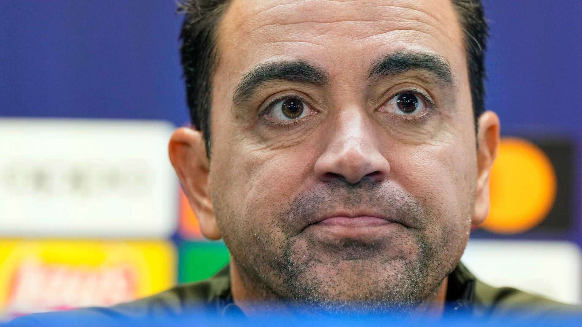 GRAFCAT6816. SANT JOAN DESPÍ (BARCELONA), 27/11/2023.- El entrenador del FC Barcelona, Xavi Hernández, durante la rueda de prensa posterior al entrenamiento que el equipo azulgrana ha realizado en la ciudad deportiva Joan Gamper para preparar el partido de Liga de Campeones que mañana disputará ante el Oporto en el estadio olímpico Lluis Companys. EFE/Alejandro García