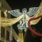 Cientos de personas asisten al encendido de las luces de Navidad en la calle Larios