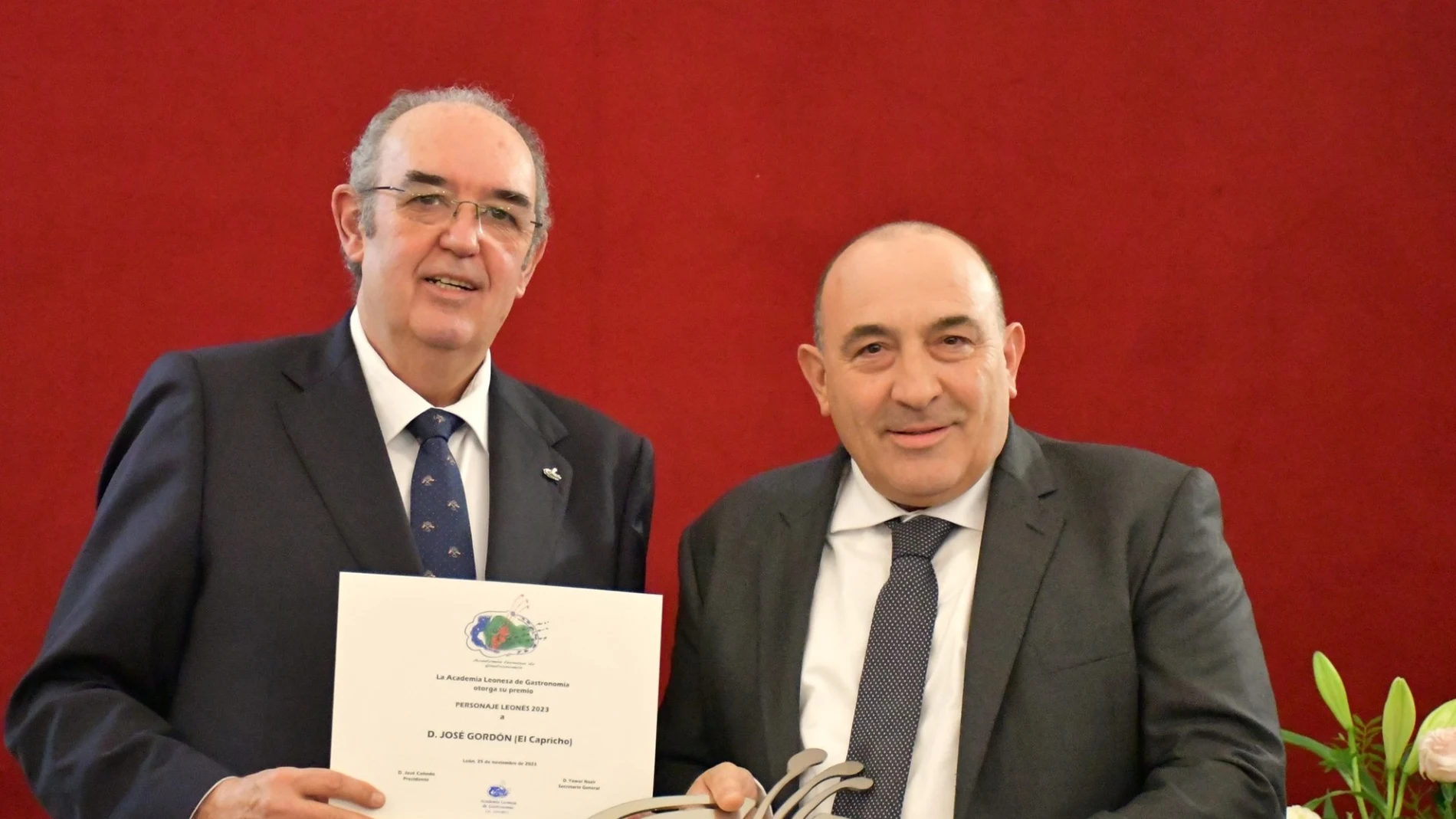 José Gordón recoge el galardón del Premio “Personaje Leonés 2023”