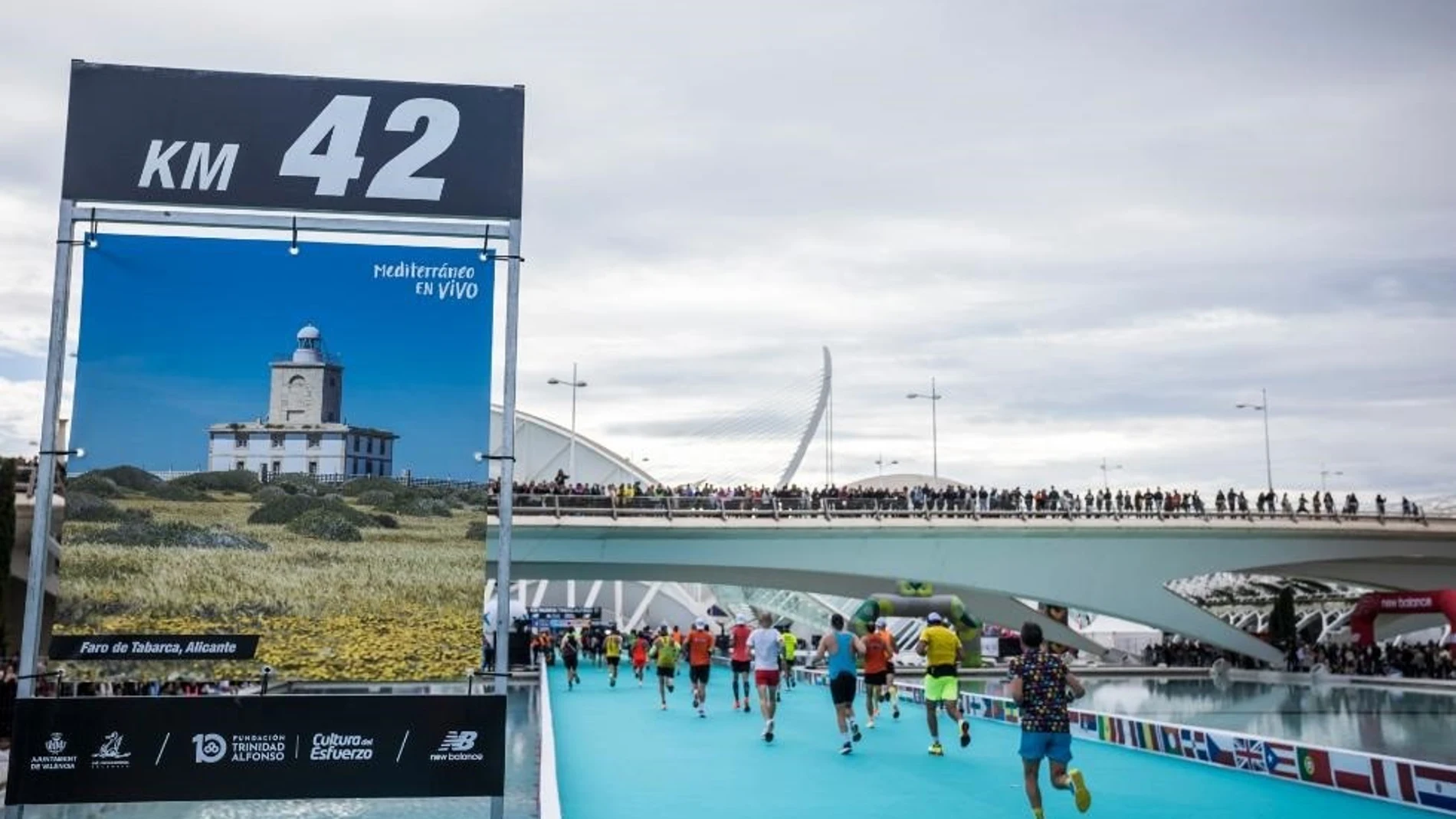 Turisme señaliza los 42 puntos kilométricos del Maratón de València con imágenes turísticas de la Comunitat Valenciana GVA 27/11/2023