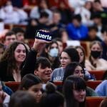 Alumnos de instituto en un congreso para jóvenes
