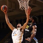 Tavares fue imparable para la defensa del Maccabi