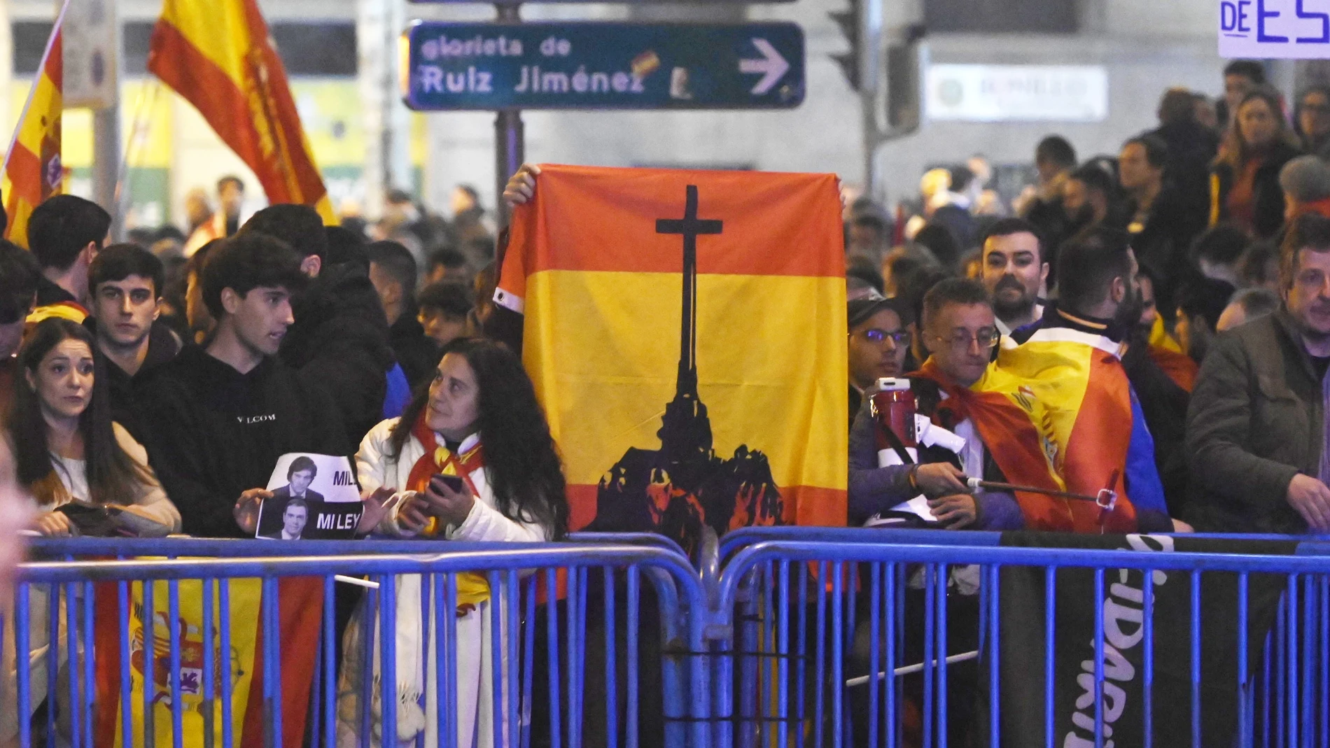 MADRID.-Maroto cree que Almeida "no puede seguir siendo alcalde de Madrid" por "indiferencia" ante los actos violentos en Ferraz