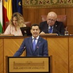 Moreno abre hoy en el Parlamento andaluz su primer Debate sobre el estado de la Comunidad con mayoría absoluta