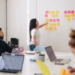 El trabajo híbrido juega un rol relevante en el futuro laboral.