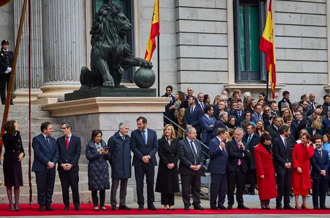 Ausencias y propagandas Ausencias y propagandas