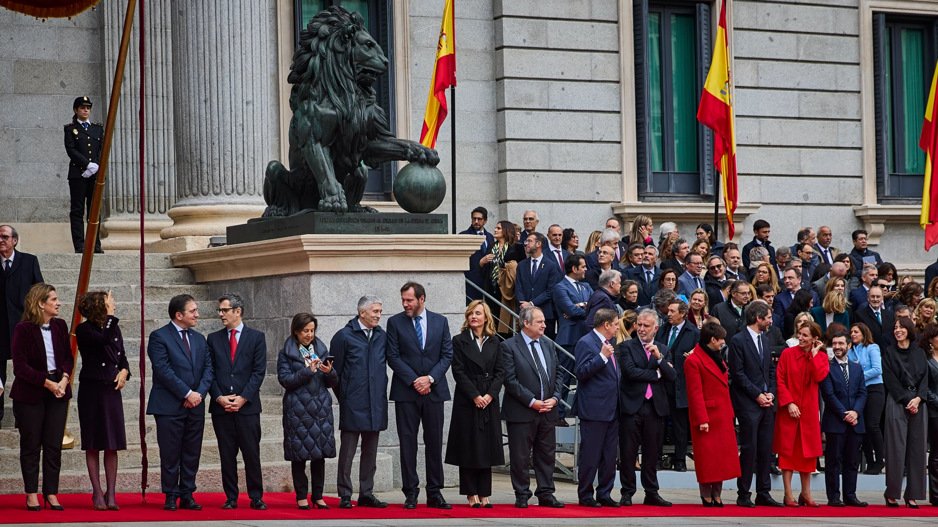 Los Reyes Felipe VI y Letizia junto con la Infanta Leonor presiden la solemne sesión de apertura de las Cortes Generales de la XV legislatura en el Congreso de los Diputados. / © Alberto R. Roldán 29 11 2023