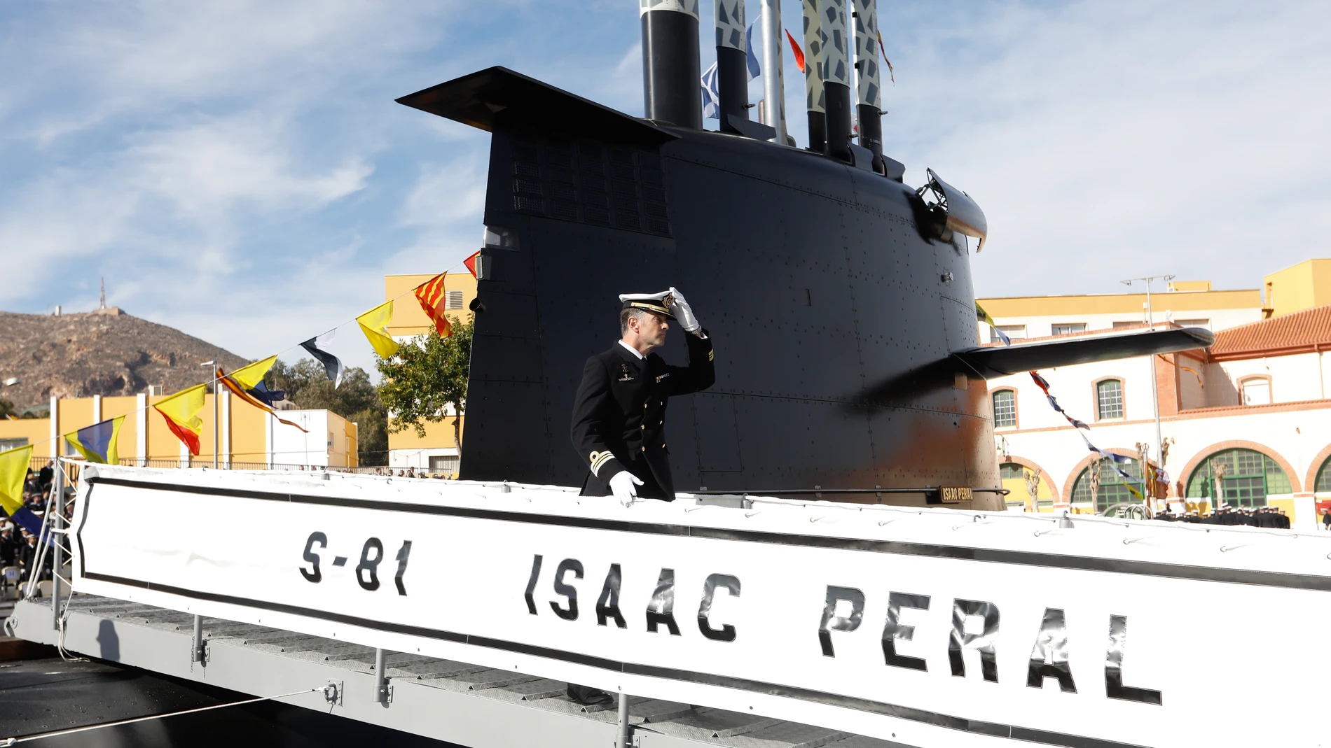 Vista del submarino 'Isaac Peral' S-81, en la Flotilla de Submarinos del Arsenal de Cartagena, a 30 de noviembre de 2023, en Cartagena, Región de Murcia (España). La Armada recibe hoy el submarino S-81 Isaac Peral por parte de Navantia en Cartagena (Murcia). El sumergible, que se construye en las instalaciones de Navantia en Cartagena, iba a ser entregado en el primer semestre de 2023, pero finalmente se retrasó. El programa de submarinos convencionales oceánicos S-80 de última generación sup...