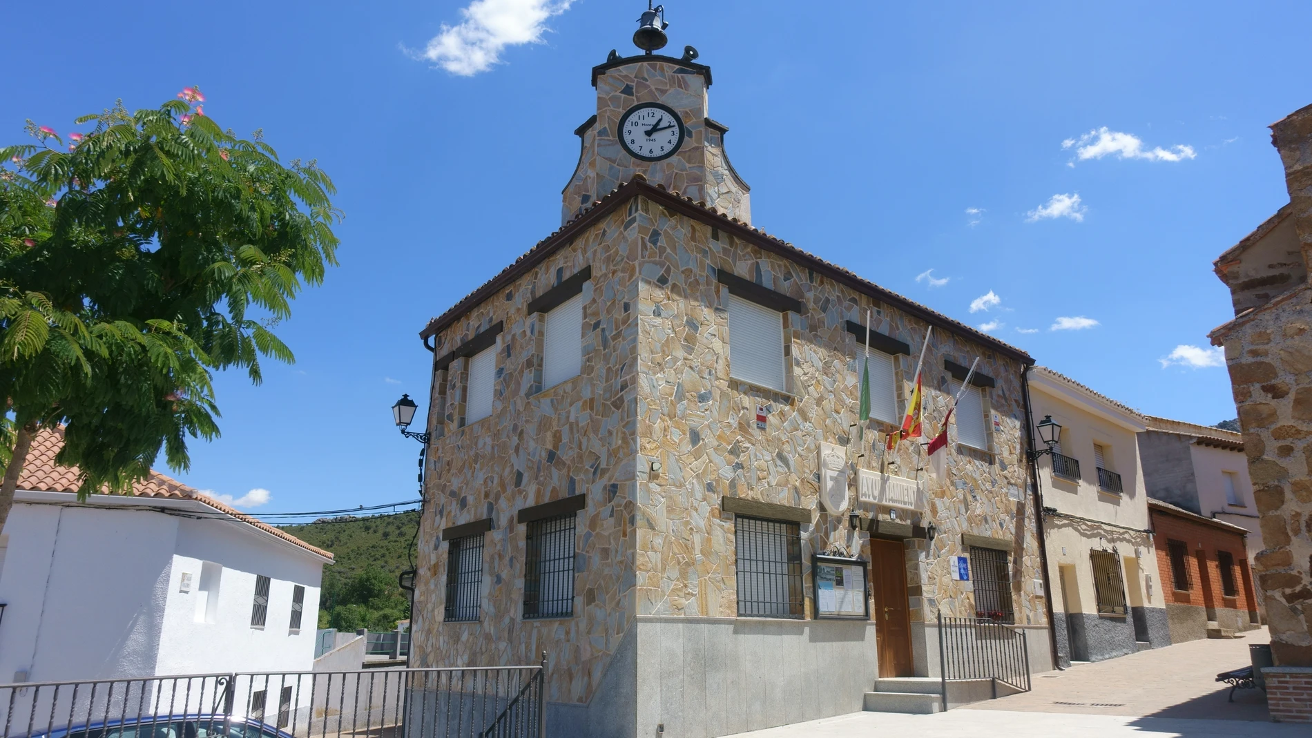 El pueblo tiene menos de 150 habitantes según el INE