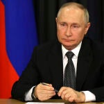 EEUU.- Putin muestra su pesar por la muerte de Kissinger, un "diplomático excepcional" y un "estadista visionario"