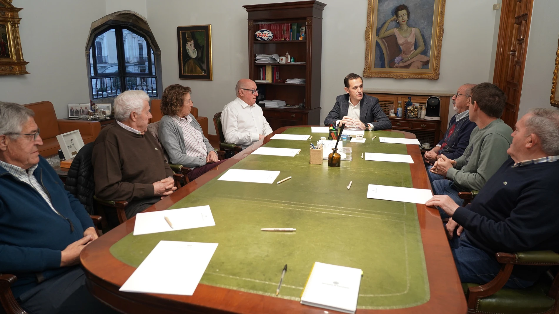 Conrado Íscar se reúne con alcaldes de la provincia