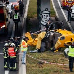 Cae un helicóptero con dos ocupantes en plena M-40 de Madrid