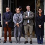 La vicepresidenta segunda del Consell, Susana Camarero, junto al vicepresidente Vicente Barrera, junto a otros cargos del Consell en la concentración de este viernes