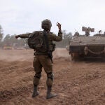 O.Próximo.- Israel comienza su ofensiva terrestre sobre el sur de la Franja de Gaza
