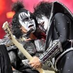 KISS 