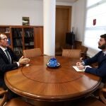 García-Gallardo e Ismael Pérez, durante su encuentro
