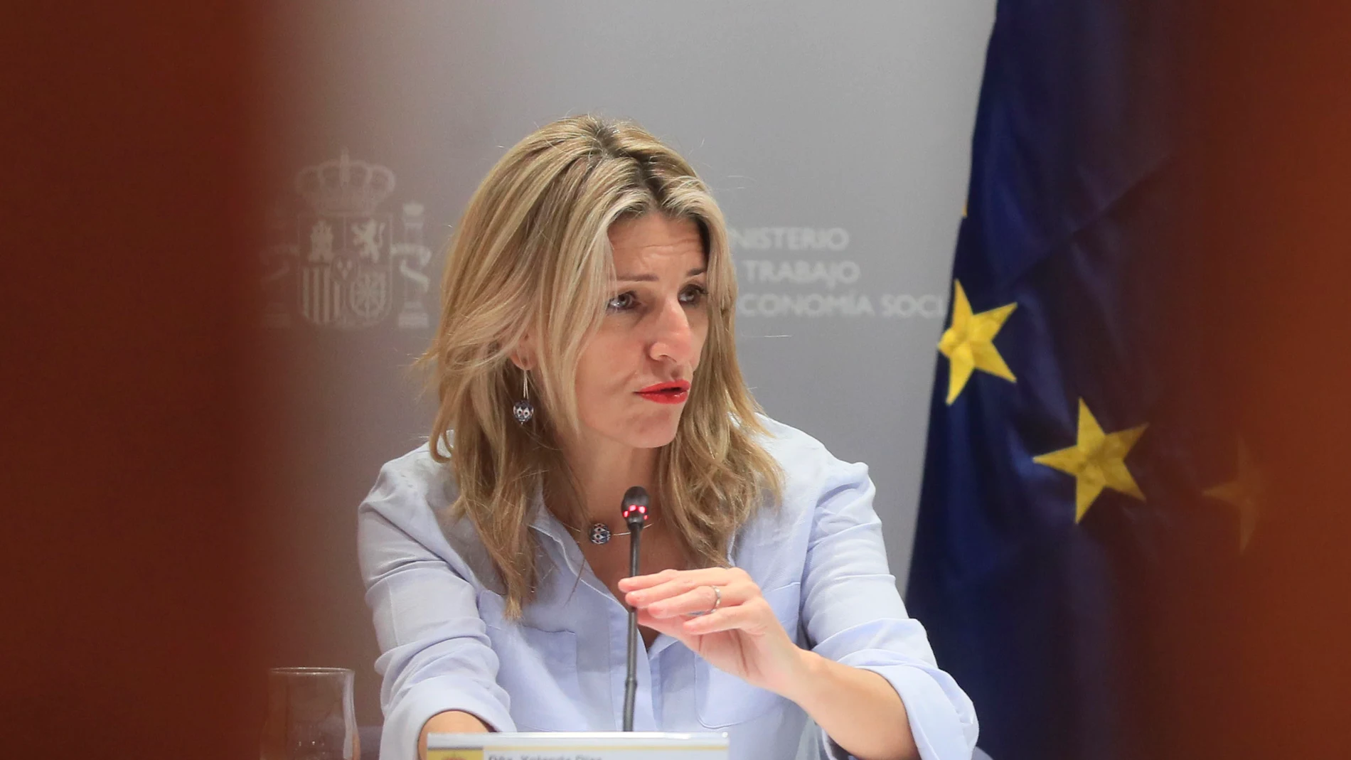 MADRID, 05/12/2023.- La vicepresidenta segunda del Gobierno y ministra de Trabajo y Economía Social, Yolanda Díaz, se reúne con responsables de empresas y entidades del sector de las energías renovables, este marte en el Ministerio. EFE/ Fernando Alvarado