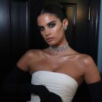 Sara Sampaio en los Fashion Awards 2023.