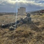 Un soldado en la base 'Álvarez de Sotomayor', en Viator (Almería) 