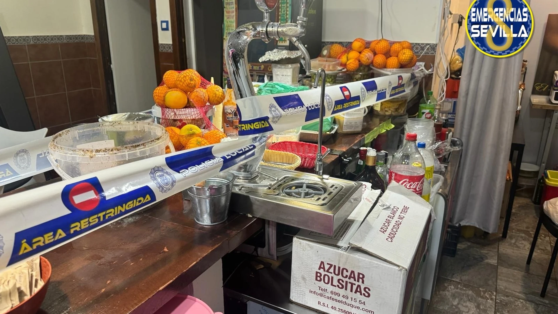 Precintados dos locales en Nervión y Sevilla Este por vender alcohol al exterior y alimentos sin trazabilidad