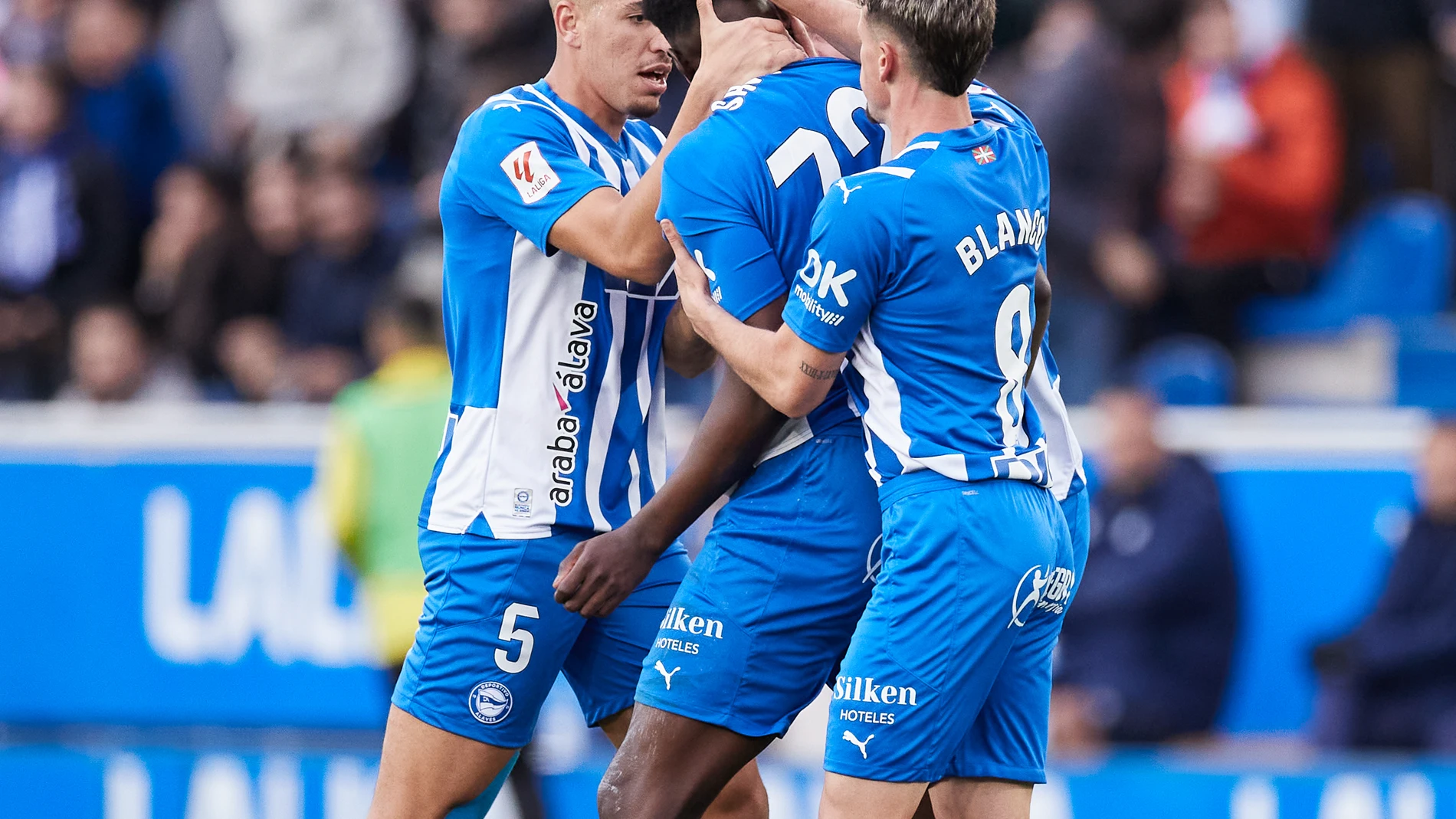 Players of Deportivo Alaves reacts during the LaLiga EA Sports match between Deportivo Alaves and UD Las Palmas at Mendizorrotza on December 9, 2023, in Vitoria, Spain. AFP7 09/12/2023 ONLY FOR USE IN SPAIN