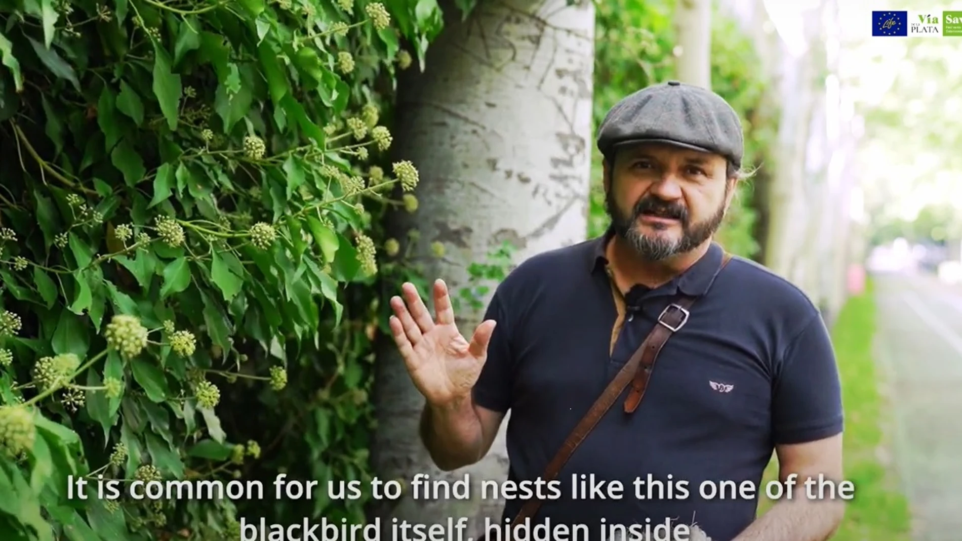 El biólogo Raúl de Tapia durante el video