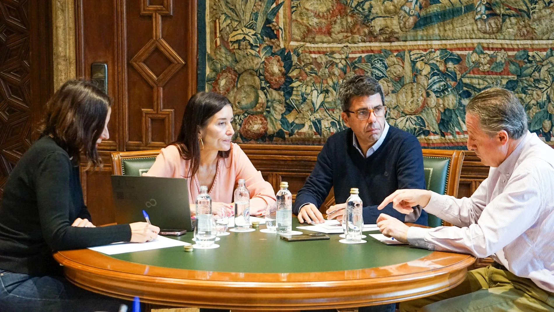 El presidente de la Generalitat, Carlos Mazón, y la consellera de Hacienda, Ruth Merino, en una imagen de archivo
