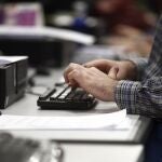 Los salarios pactados en convenio suben un 3,49% de media hasta noviembre, por encima del IPC