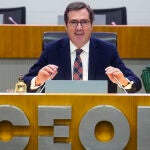 Garamendi reprocha al Gobierno que deje el coste de la subida del SMI en el sector privado