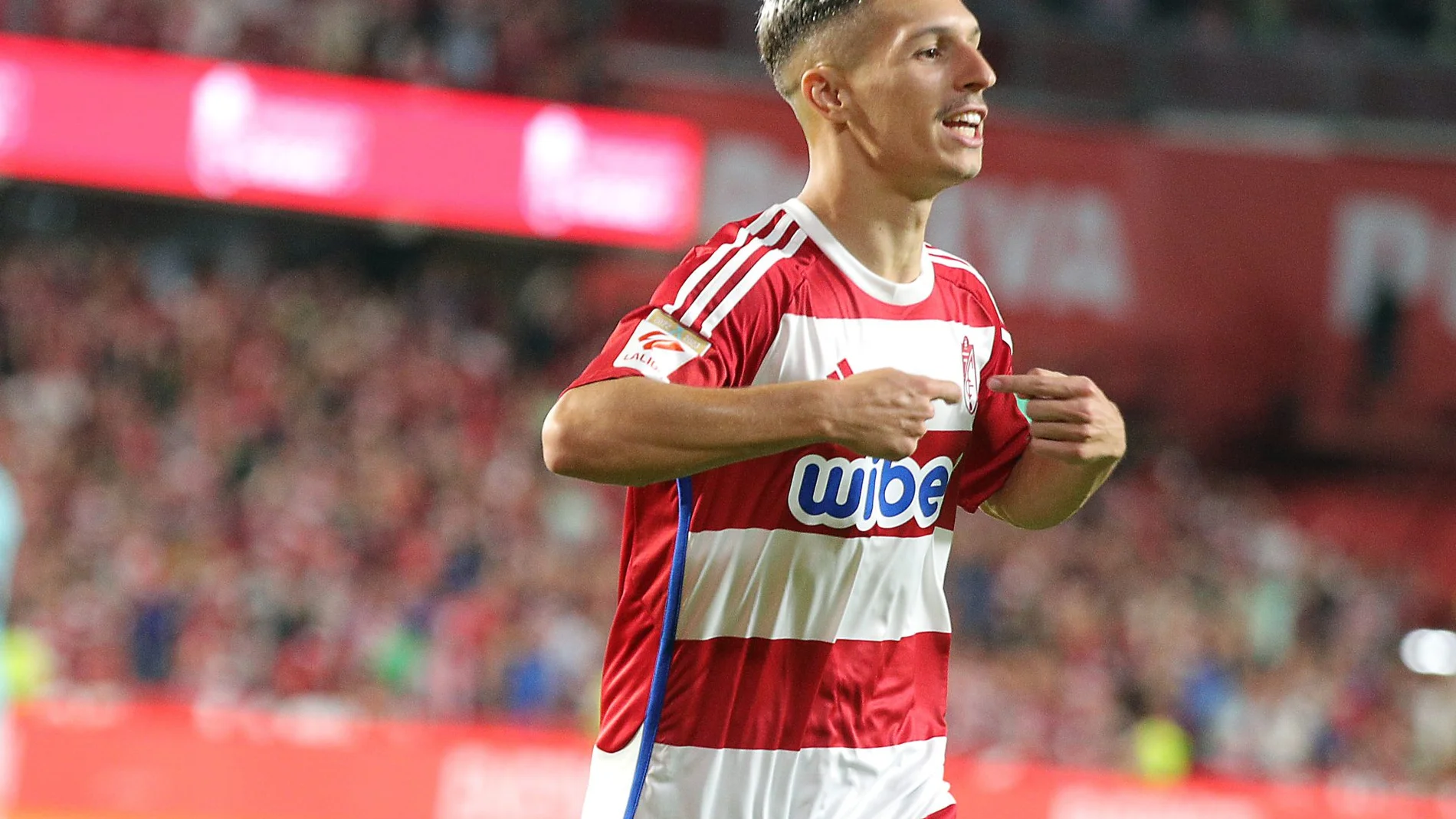 Bryan Zaragoza con el Granada