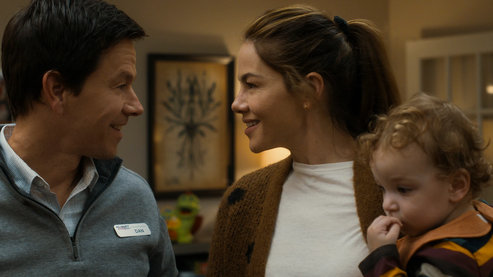 Mark Wahlberg, de asesino a padrazo en la nueva comedia de Apple TV+