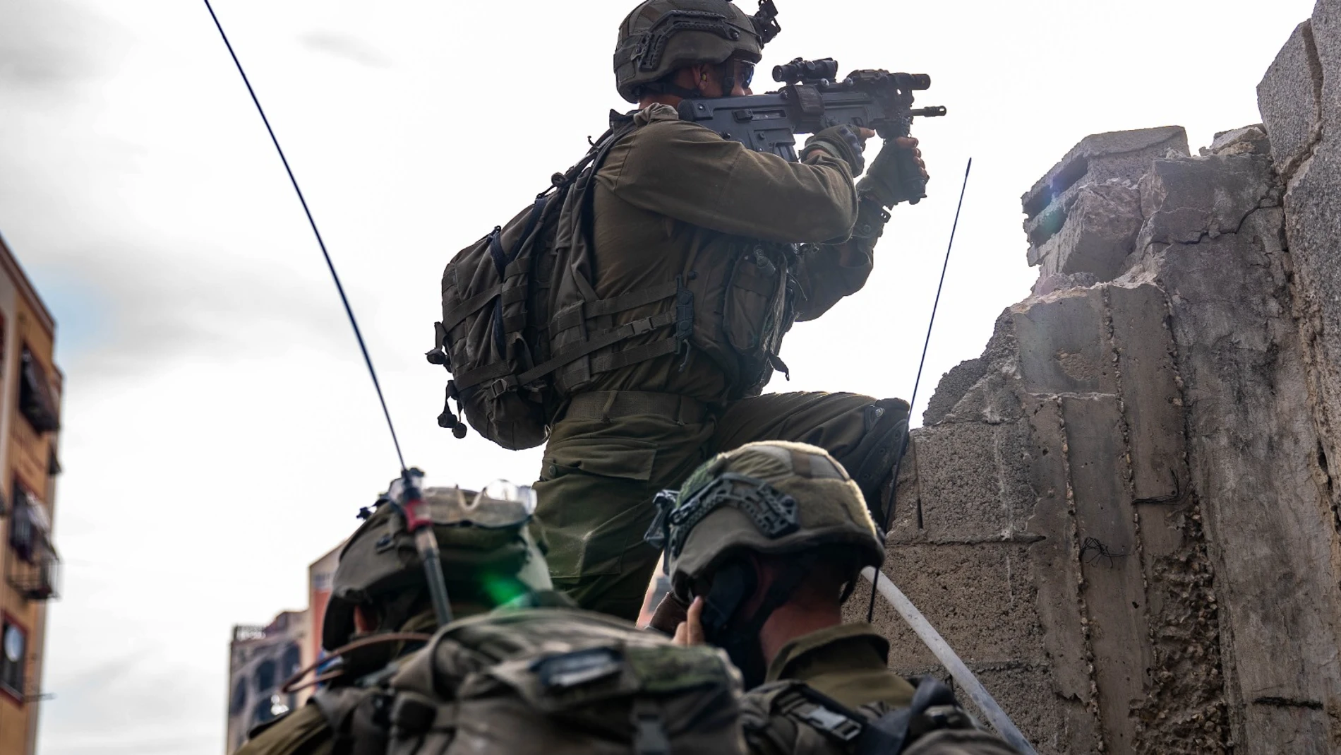 BEIJING, Dec. 11, 2023 -- This photo released by the Israel Defense Forces (IDF) on Dec. 10, 2023 shows Israeli troops conducting military operations in the Gaza Strip. Europa Press/Contacto/Xinhua 10/12/2023 ONLY FOR USE IN SPAIN