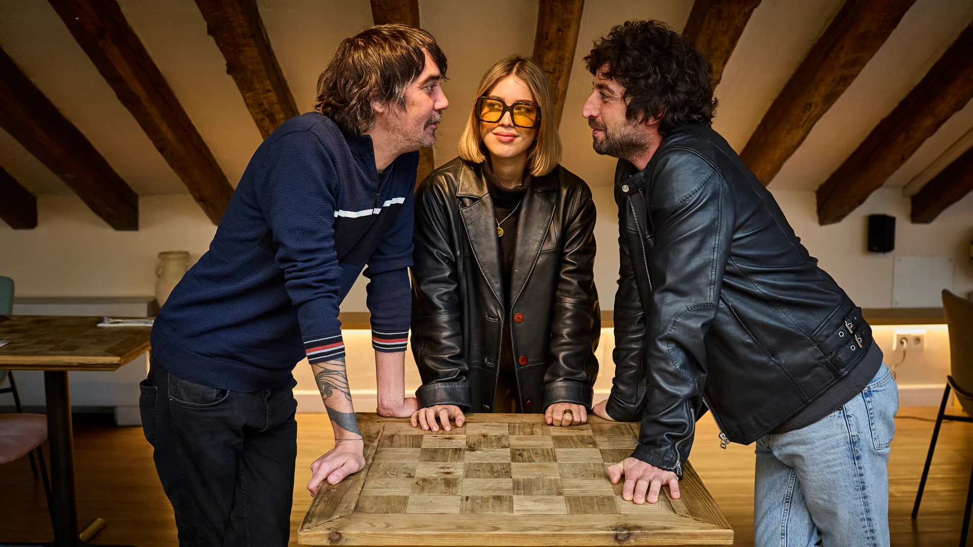 Colaboración musical de Teresa Ríos Moguer (Manola) con el grupo musical Lori Meyers / © Alberto R. Roldán / Diario La Razón 12 12 2023