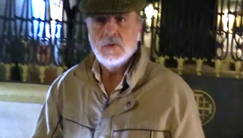 Primeras imágenes del padre de Carmen Otte tras ser señalado como el culpable de la 'espantá' de Juan Ortega