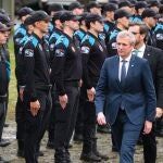 El presidente gallego asiste al acto de graduación de la XV Promoción de Policías Locales en la Academia Galega de Seguridade Pública.