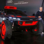 Carlos Sainz y Lucas Cruz, con su Audi eléctrico