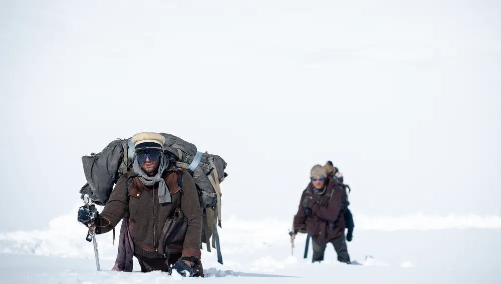 Protagonizada por muchos debutantes e intérpretes casi desconocidos, "La sociedad de la nieve" llega a los cines el 15 de diciembre