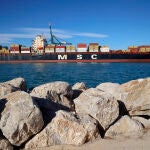 Óscar Puente visita las instalaciones del Puerto de Valencia 