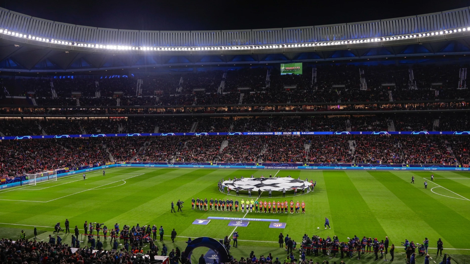 Estadio Metropolitano antes del partido de fase de grupos entre Atlético y Lazio