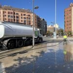 la nueva contrata de limpieza se caracterizará por un aumento de más de un 50% en las frecuencias de limpieza con agua reutilizada y tratada con olor a azahar, y