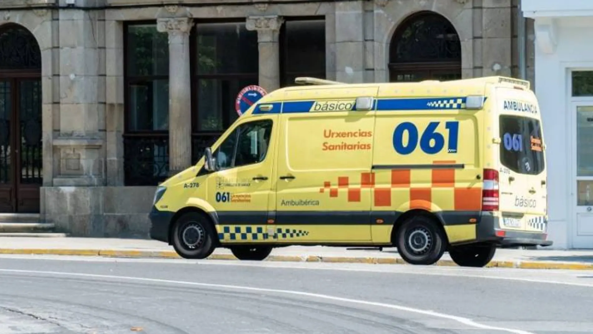 Ambulancia de Urgencias Sanitarias de Galicia.